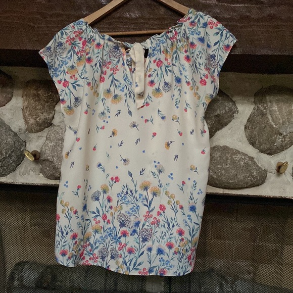Lauren Conrad floral blouse - Picture 5 of 5